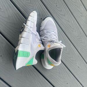 Nike Metcon 5 Women’s Training Shoes – White Mint Volt – Size 9
